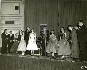 Image description is not available for 1955.122